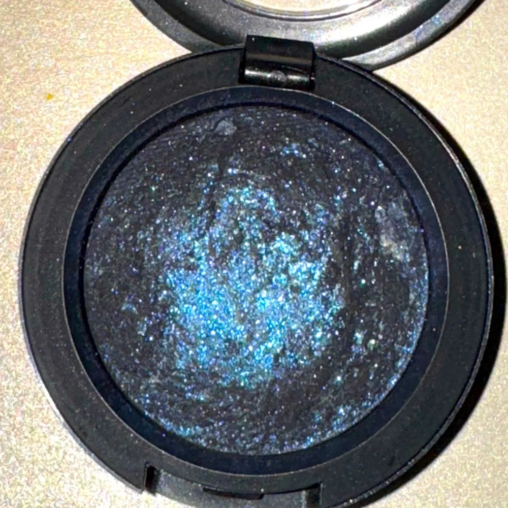 Mac blue sky eyeshadow. Limited edition. Swatched two times.